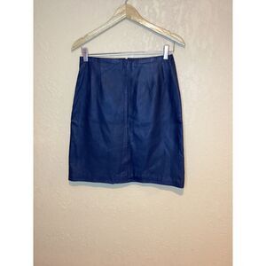 Vintage Clio black leather skirt with lining, size 6; 80's Vintage mid length‎